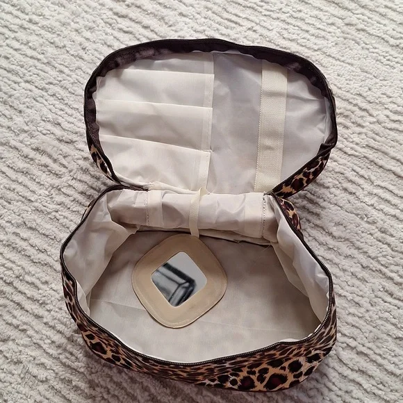 🆕️ Makeup case - Picture 3 of 5